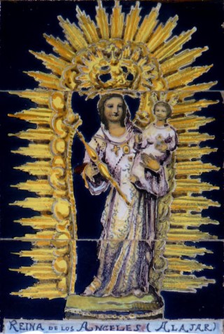 Devoción a la virgen de la Reina de los Ángeles Coronada de Alájar a través de los retablos cerámicos